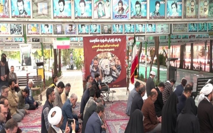 اصحاب رسانه قم یاد شهدای خبرنگار غزه را گرامی داشتند اصحاب رسانه قم یاد شهدای خبرنگار غزه را گرامی داشتند